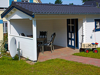 Gartenhaus mit Abstellraum und einem Dachüberstand